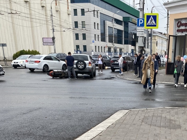 Троллейбусы встали в центре Калуги