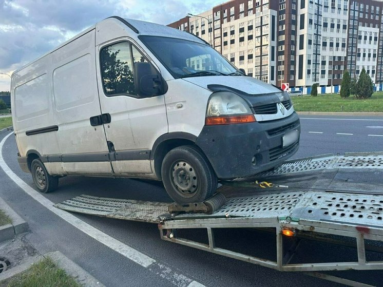 У калининградца отобрали микроавтобус из-за невыплаченных алиментов