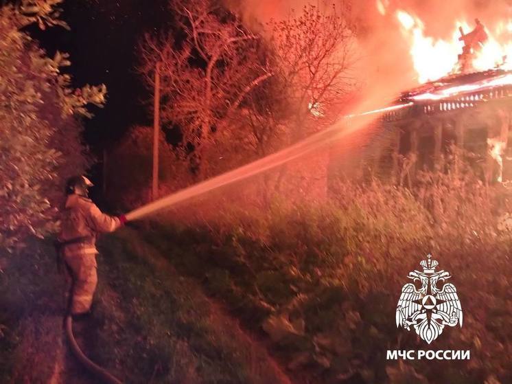 В Тверской области огонь уничтожил дачный дом