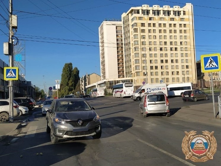 У речвокзала иномарка сбила женщину-пешехода