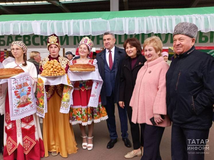 На сельхозярмарку в Казани продукцию привезли свыше трехсот образовательных организаций