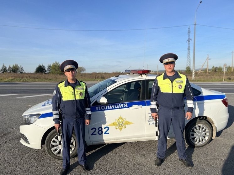 Полицейские помогли потушить загоревшийся грузовик на трассе М5