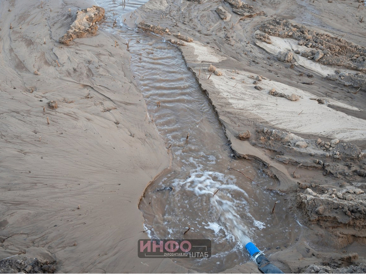 В Астрахани досрочно дали воду