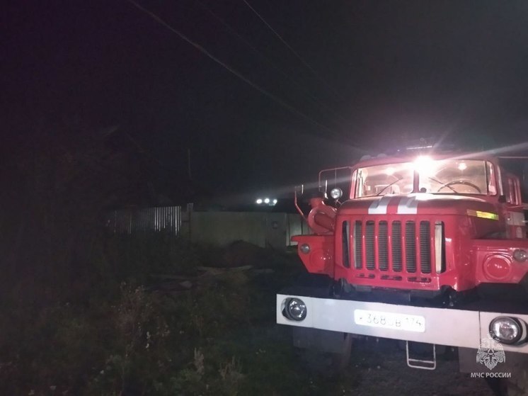 На пожаре в частном доме в Аше пострадал подросток