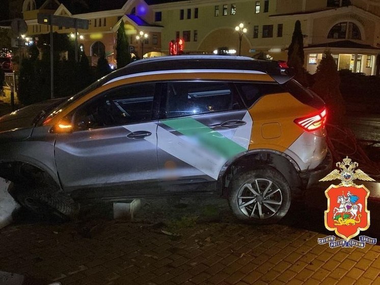 Пострадавший в результате ДТП мемориал в Дмитрове уже восстановлен