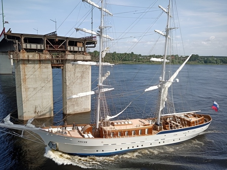 На 1 октября запланирована разводка Ладожского моста для брига «Россия»