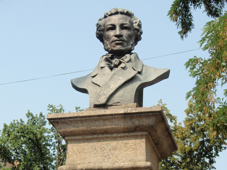 Украинские патриоты требуют натравить на него СБУ