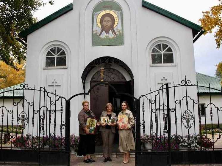  Депутаты Верховного Совета Хакасии передали иконы в ДНР