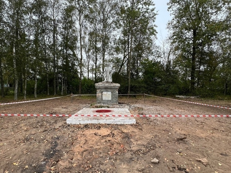 В Старорусском районе начали благоустраивать еще одно воинское захоронение