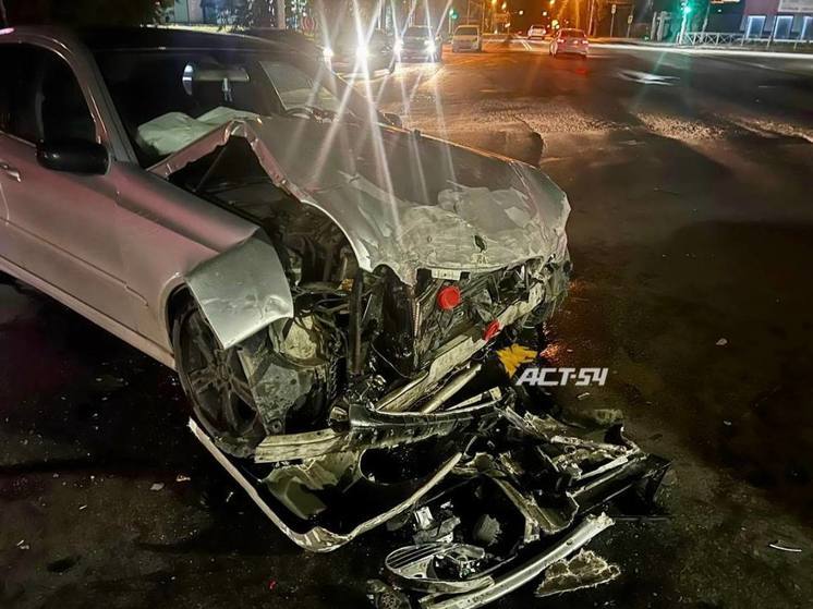 ДТП с перевертышем произошло в Новосибирске