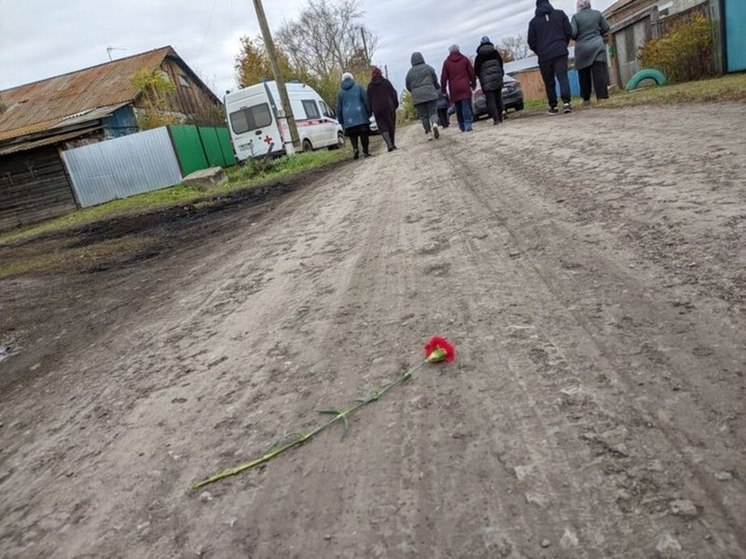 Томичам показали фото с похорон погибших детей в Красноярском крае