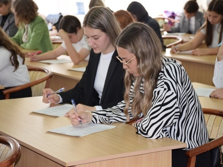 Пензенцы проверили свои знания на «Литературном диктанте» в Лермонтовке