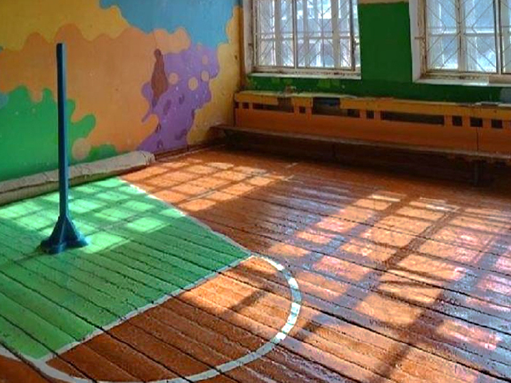 Школьник, сломавший руку на уроке физкультуры, получил 150 тысяч