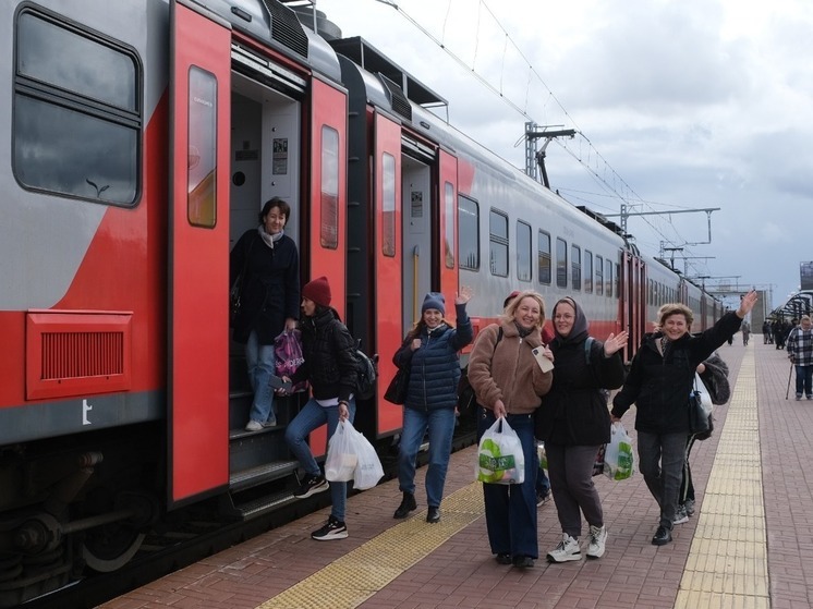 Пригородная компания доставила туристов на экскурсию по ферме в Новосибирской области