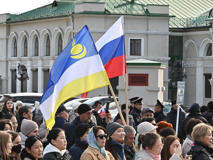 «Своих не бросаем!»: в Бурятии отметили митингом присоединение Новороссии