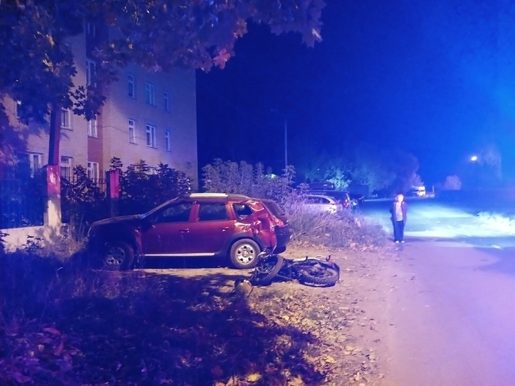 Мотоциклист получил травмы, врезавшись в Renault Duster в Алексине