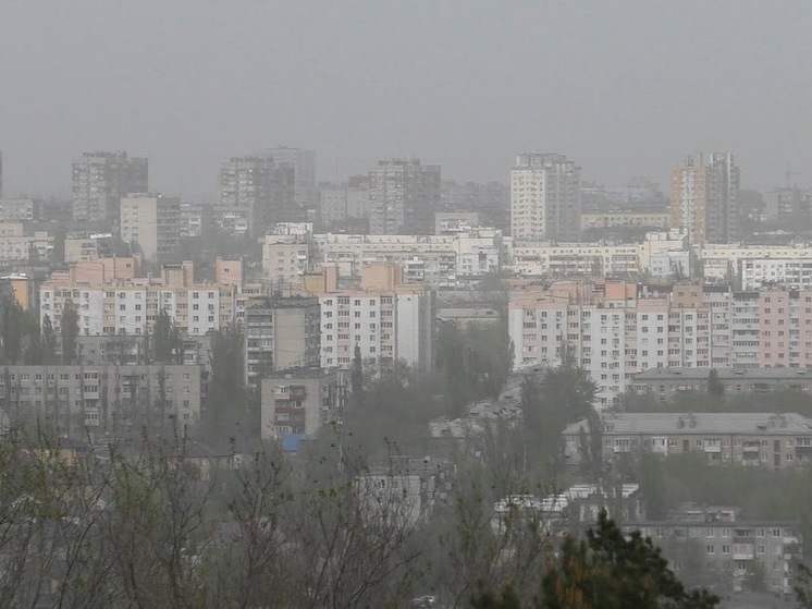  Пыльная буря продолжает бушевать в Волгоградской области