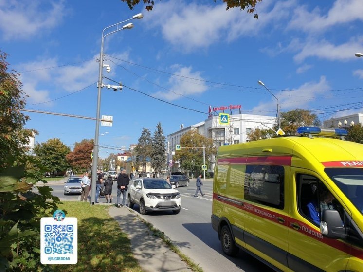 Женщина-пешеход попала под колеса иномарки в центре Южно-Сахалинска