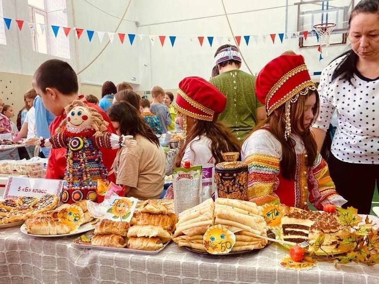 В Салехарде ученики гимназии собрали 90 тысяч для помощи бойцам СВО и школьникам Волновахи