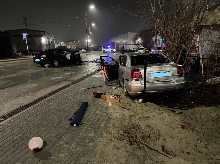 Пассажир погиб в жестком ночном ДТП в Тазовском