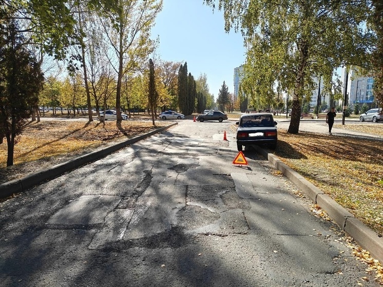 В Северном районе Орла опрокинулась отечественная легковушка