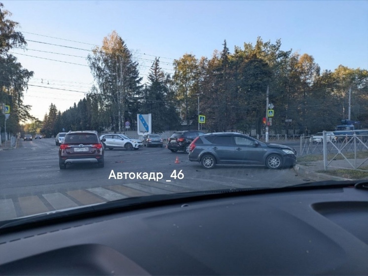 В Курске ДТП в час пик парализовало движение по улице Кавказской