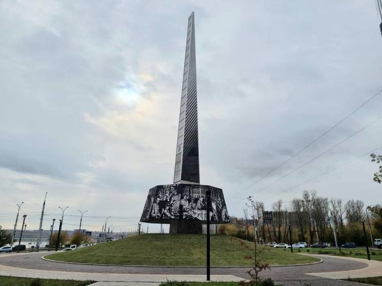   На стеле «Иркутск – город трудовой доблести» восстановят покрытие