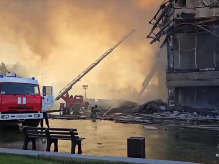 Пожарным удалось локализовать возгорание в хабаровском музыкальном театре