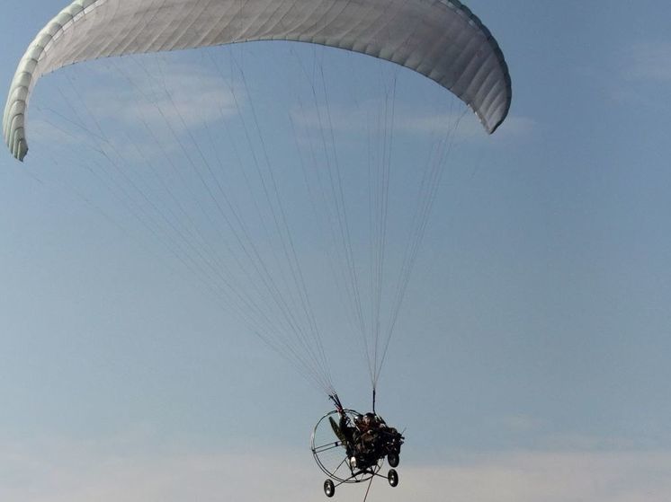 Двое мужчин чуть не разбились на самодельном паралете в Подмосковье