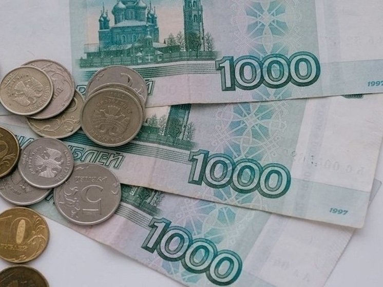 Каждый третий пскович младше 34 лет не носит с собой наличку