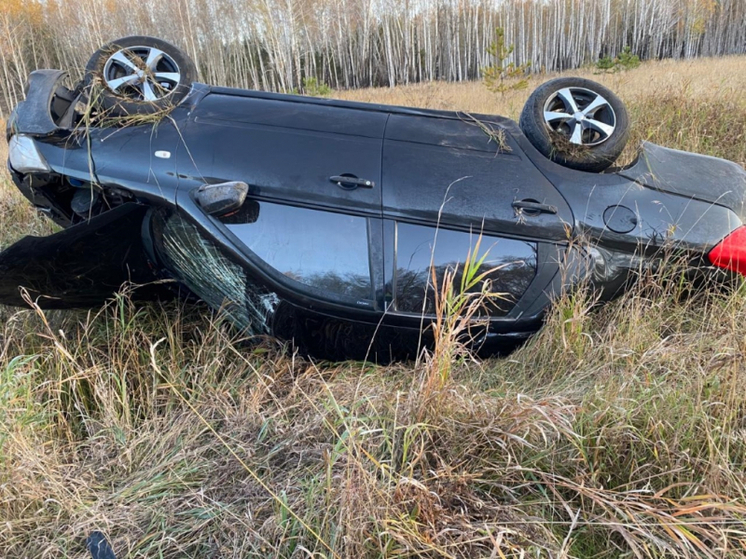 Водитель иномарки погиб при опрокидывании автомобиля на трассе Омск-Тара