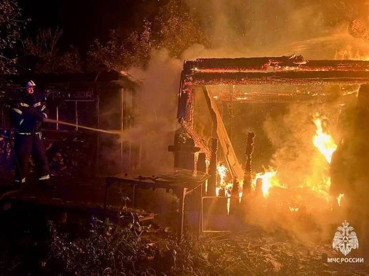 Пожарные Новгородской области 3 октября трижды выезжали на тушение огня