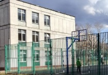 В Оренбурге двух учеников девятого класса исключили из гимназии после того, как в их тетрадях обнаружили рисунок, похожий на свастику