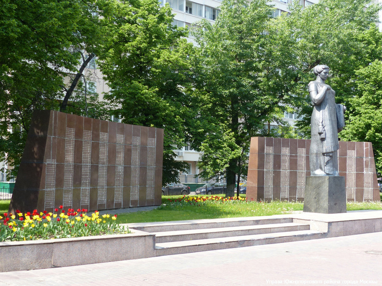 В Москве задержали уроженцев Таджикистана за осквернение памятника Героям ВОВ