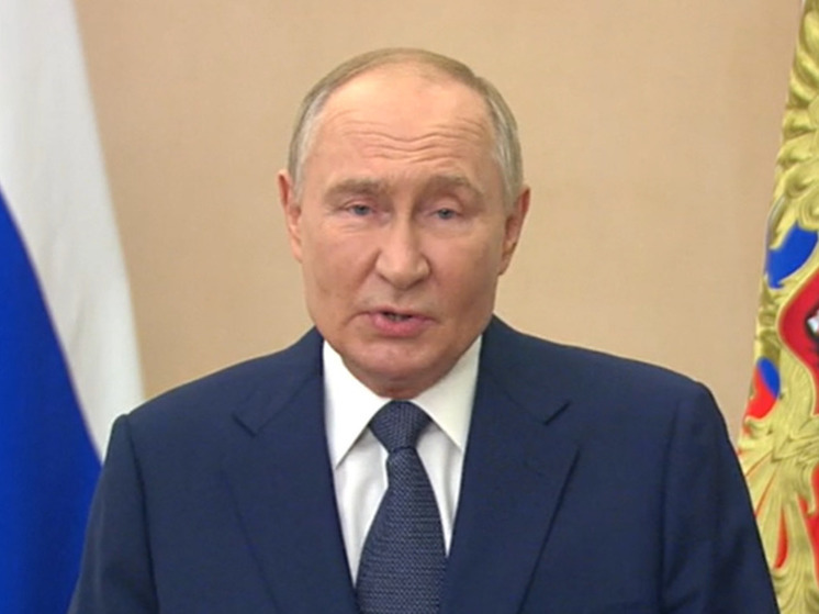 Владимир Путин поздравил педагогов с профессиональным праздником - с Днем учителя