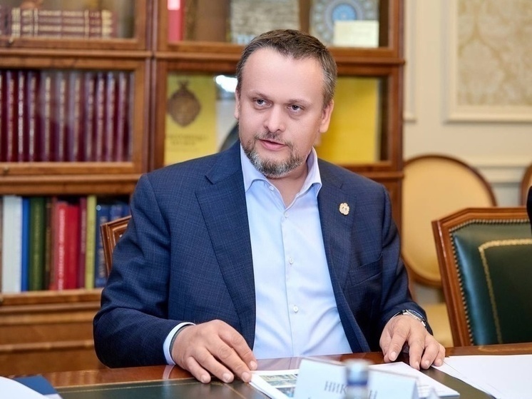 Андрей Никитин поздравил новгородцев с Днем учителя