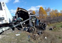 Один человек погиб в столкновении трех большегрузных автомобилей 5 октября на 669 км федеральной трассы «Байкал» в Петровск-Забайкальском округе Забайкальского края.
