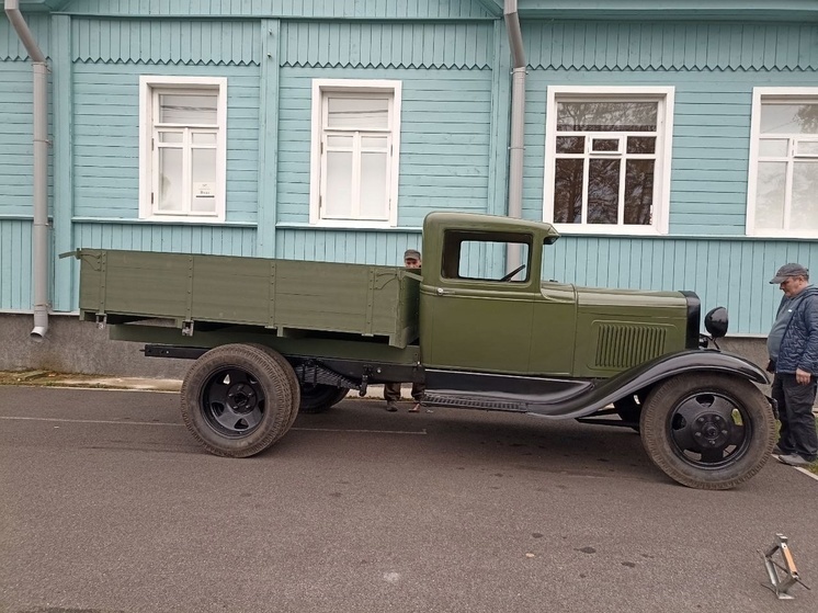 В блокадный музей в Коккорево поисковики передали полуторку времен войны