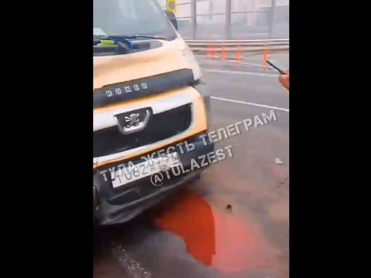 Трое пострадали в ДТП с микроавтобусом на Калужском шоссе в Туле