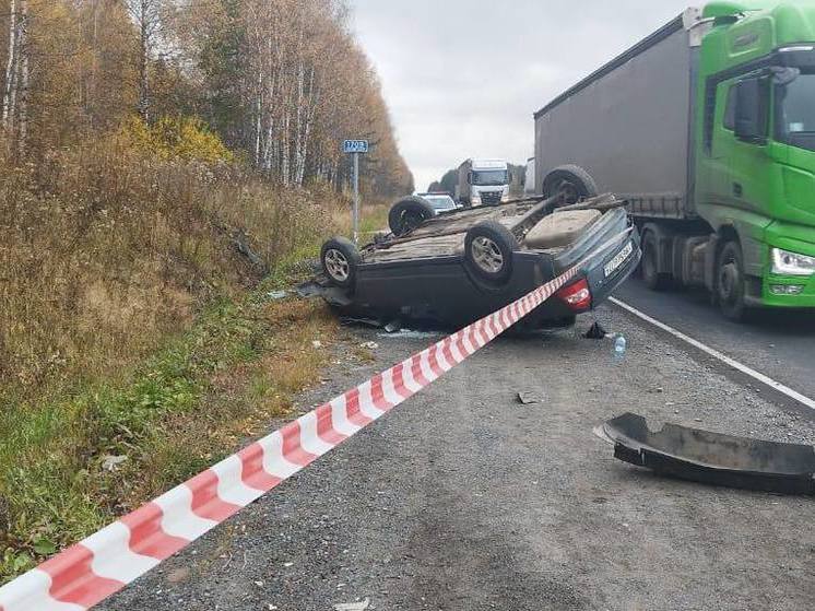 В Саткинском районе при обгоне опрокинулась «Лада Приора»