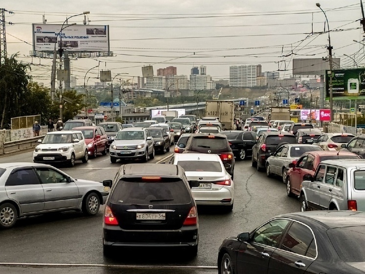 Под Новосибирском Северный обход встал в 7-километровой пробке