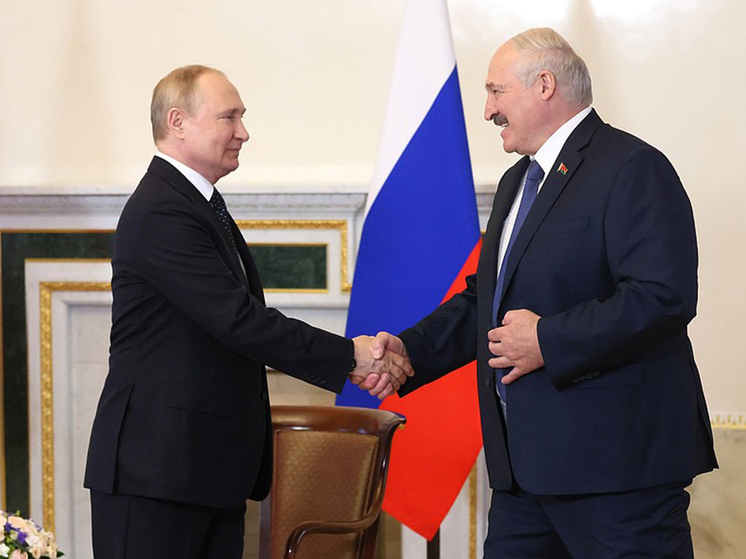 Лукашенко поздравил Путина с днем рождения