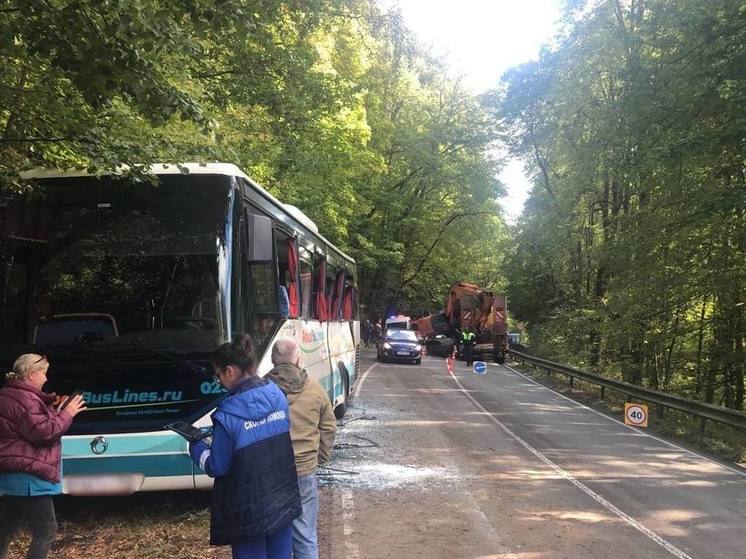 Рейсовый автобус попал в ДТП в Зеленоградске