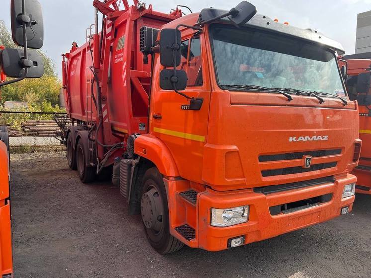 Белгородский губернатор раскритиковал подчиненных за простаивание 47 новых мусоровозов