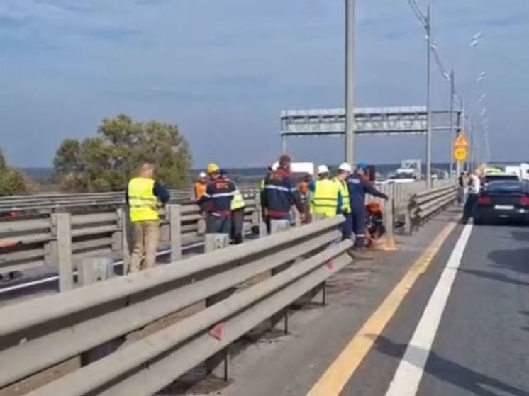 В соцсетях появились кадры жуткой аварии в округе Серпухов