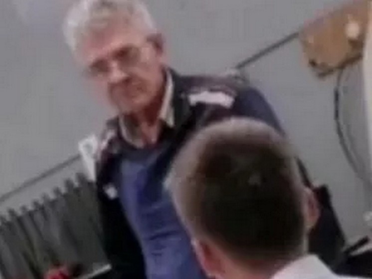 Трудовик из Красноярска обматерил учеников на уроке