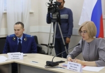 Вице-премьер правительства Забайкальского края Виктория Бессонова на заседании комиссии по делам несовершеннолетних предложила увеличить штрафы за вовлечение детей в распитие алкоголя