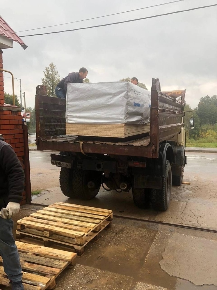 В Торопец Тверской области продолжает поступать гуманитарная помощь