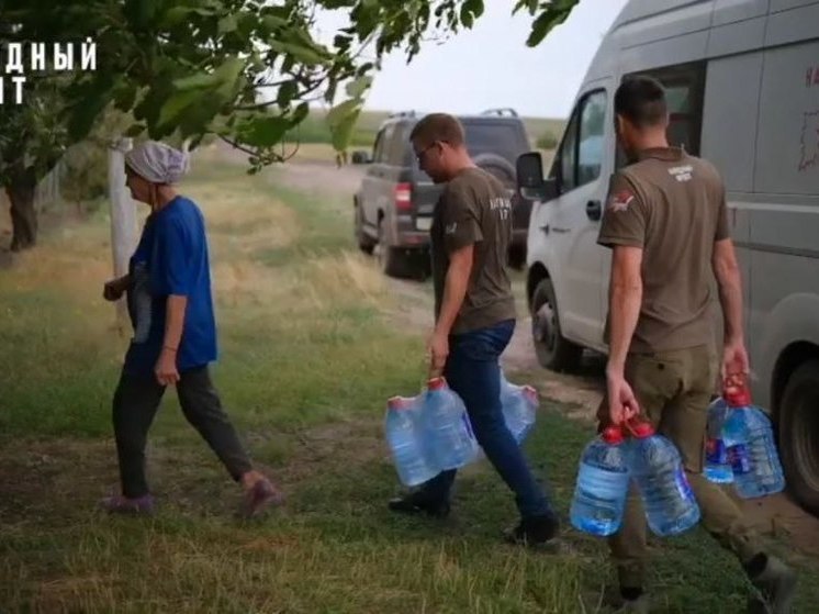 В прифронтовые сёла Запорожской области доставили полторы тонны питьевой воды