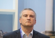 Глава Республики Крым Сергей Аксенов сообщил, что жители Феодосии, чье имущество пострадало в результате пожара на нефтебазе, получат компенсацию в полном объеме. Об этом гласит публикация в официальном телеграм-канале Аксенова.